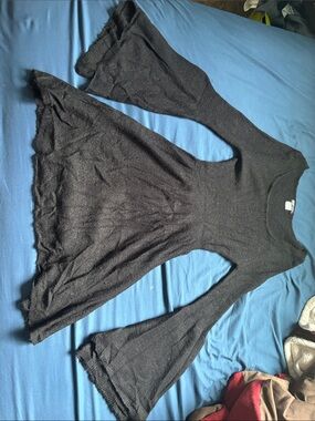 VENUS Black Ribbed Flared-Sleeve Crew Neck Sweater